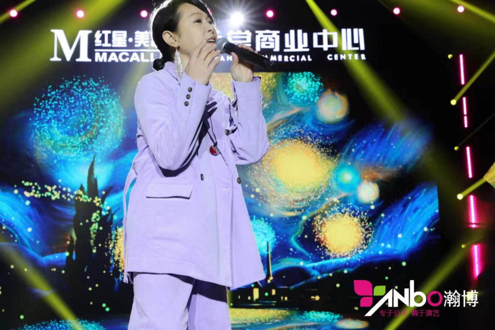 助力金堂紅星美凱龍開盤,天后劉若英親臨現(xiàn)場(chǎng)深情演唱