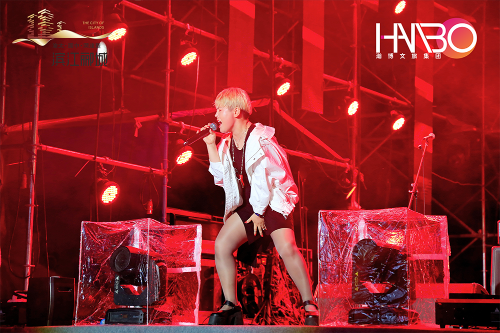 許巍領銜成都演唱會圓滿成功