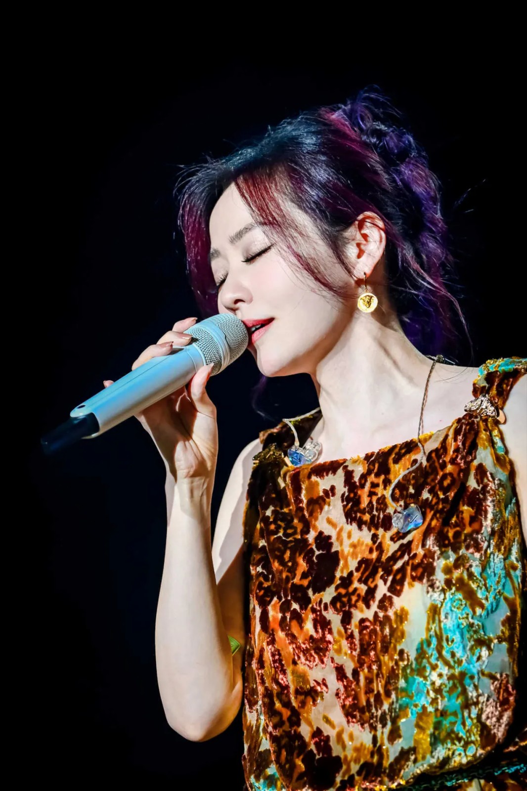 音樂(lè)盛宴，綿陽(yáng)不眠夜！張靚穎領(lǐng)銜眾星，2.5萬(wàn)+觀眾共襄盛舉！