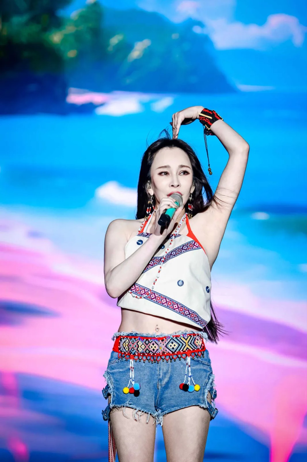 音樂(lè)盛宴，綿陽(yáng)不眠夜！張靚穎領(lǐng)銜眾星，2.5萬(wàn)+觀眾共襄盛舉！