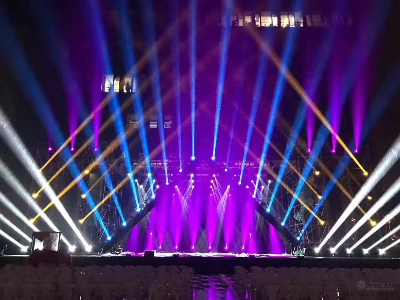 成都舞臺搭建公司 成都舞臺搭建公司.jpg